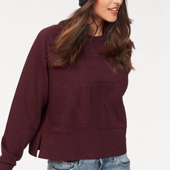 Nike Tops - Nike Dri-Fit burgundy Versa Cropped sweatshirt XS
